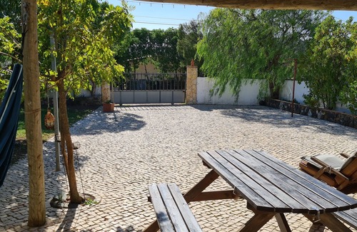 Barracao Casa | Casa de Férias no Campo, Lugar Para Relaxar Perto de Eventos e Praias do Algarve
