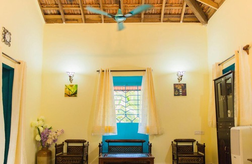 Parra Villa | Casa De Ganglas - Villa privada con piscina