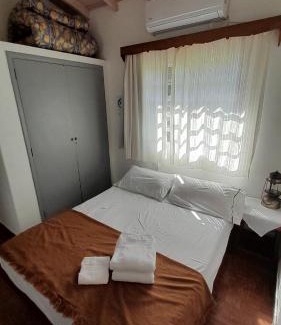 Muñiz Casa | Casa de Huéspedes Muñiz sobre parque de 1000m2, 1 dormitorio, 20m2 cubiertos, baño con ducha, pileta cilíndrica de 3x076