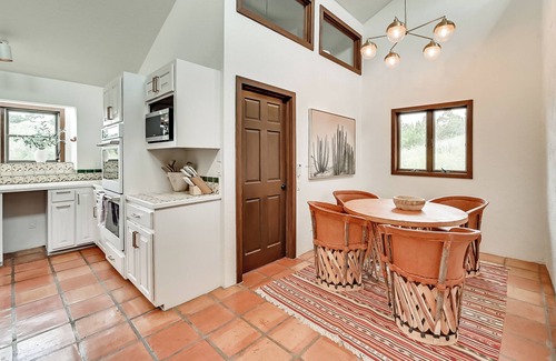 Seton Village Casa | CASA DE ICE : Stunning 5 Bedroom, 6 Acre Retreat!