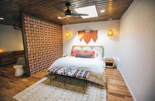Seton Village Casa | CASA DE ICE : Stunning 5 Bedroom, 6 Acre Retreat!