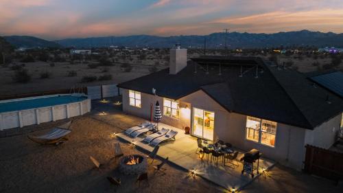 Joshua Tree Casa | Casa De Kota by AvantStay Pool Firepit Games Secluded Chic