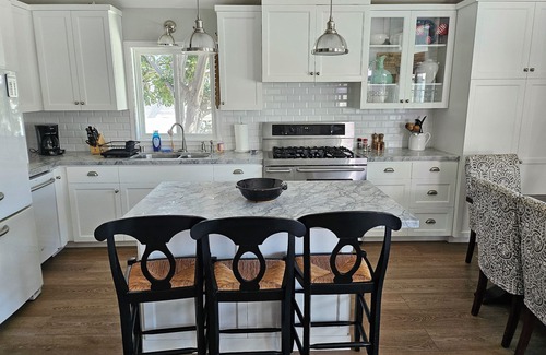 Lantern District Casa | Casa de la Ballena, back available on VRBO. Permit STR15-0329, walk to the beach