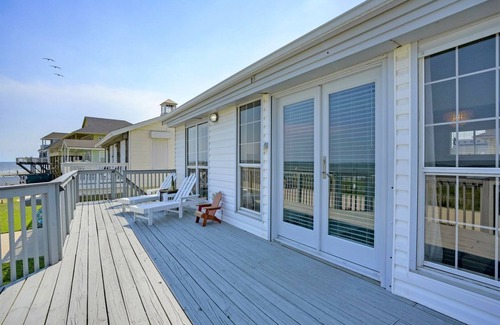 Spanish Grant Casa | Casa De La Sirena--Beachfront Retreat in Spanish Grant!