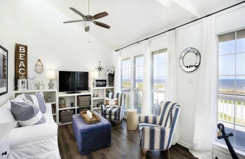 Spanish Grant Casa | Casa De La Sirena-Beachfront Retreat in Spanish Grant