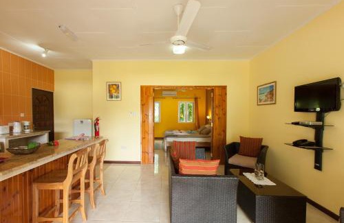 La Digue Casa | Casa De Leela Self Catering Guest House