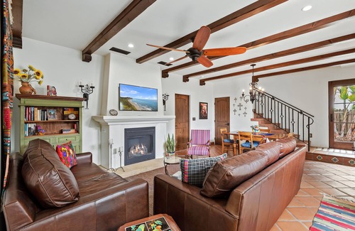 West Mesa Casa | Retiro junto al mar español a pasos de la playa-Casa de Lujo