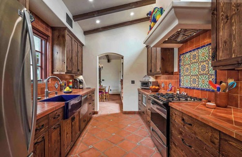West Mesa Casa | Casa de Lujo | Spanish Seaside Retreat