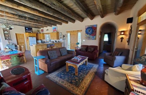 El Prado Casa | Casa De Luz-1. 3+ Acre-AIR CONDITIONING-Fenced Yard-Hot Tub-Wifi-Mountain Views