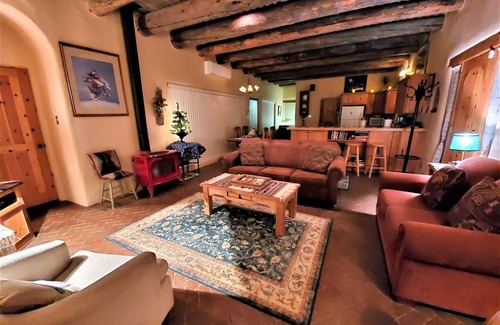 El Prado Casa | Casa De Luz-1. 3+ Acre-AIR CONDITIONING-Fenced Yard-Hot Tub-Wifi-Mountain Views