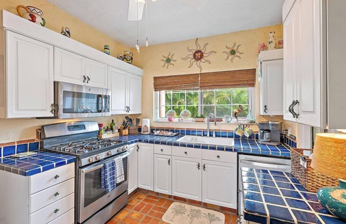Sunshine Park Casa | Casa De Marita - Backyard Bliss with Pool in Historic Sunshine Park