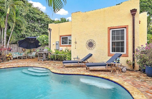Sunshine Park Casa | Casa De Marita - Backyard Bliss with Pool in Historic Sunshine Park
