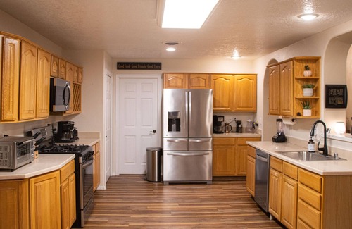 Farmington Casa | Casa De Monteagle, Serene, Spacious, 2Master Suites K/K , HotTub, Pets, Close