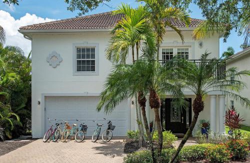 Naples Park Casa | Casa de Palmeras! Southern private pool, close to beach!