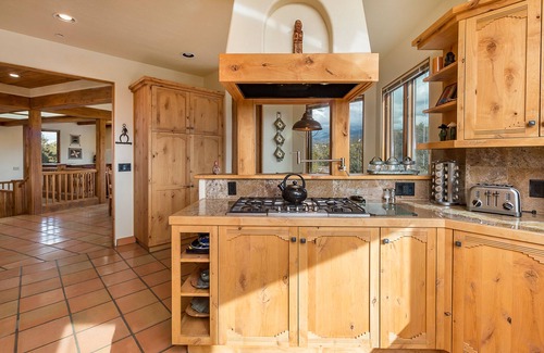 Tesuque Hills Casa | Casa de Paz | In Gated Community, Stunning Views!