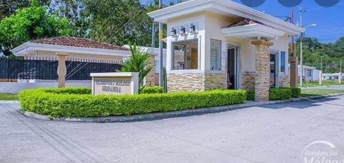 Jacó Casa | Casa de playa Herradura con piscina y jacuzzi