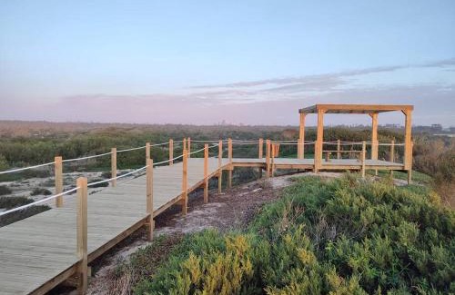 Marinha das Ondas Casa | Casa de Praia acolhedora/Cosy beach house