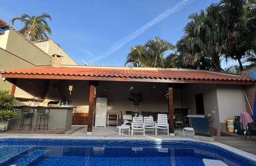 Praia de Barequecaba Casa | Casa de praia de alto padrão com piscina aquecida, rua principal de Barequeçaba.