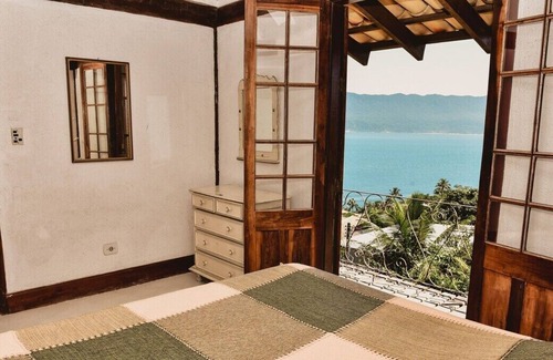 Ilhabela Casa | Casa de Praia em Condomínio Fechado com Churrasqueira e Piscina à Beira mar