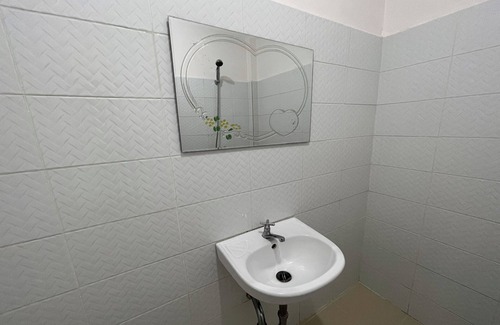 Puerto Princesa City Centre Hotel | Casa De Praxides Tourist Inn