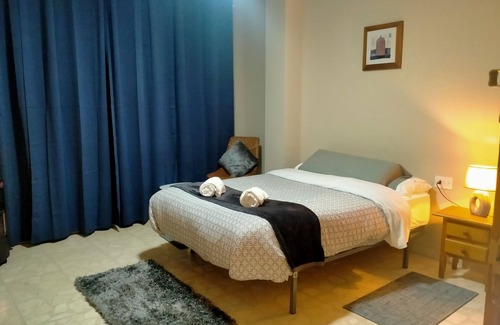 Villarrobledo Cama Y Desayuno | Casa de pueblo El Refugio para 8 personas en Villarrobledo- 4 dormitorios 2 baño