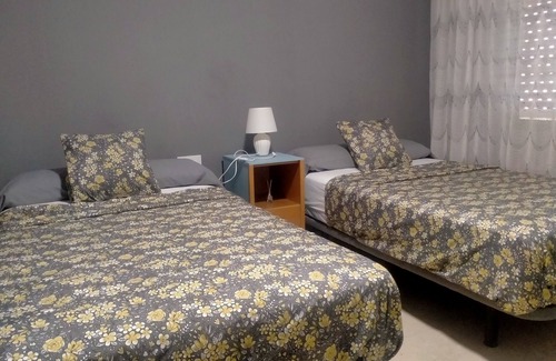 Villarrobledo Cama Y Desayuno | Casa de pueblo El Refugio para 8 personas en Villarrobledo- 4 dormitorios 2 baño