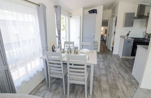 Evesham Cabaña | CASA DE RHU, family friendly, with a garden in Evesham