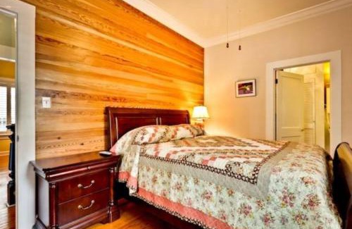 Meadows Casa | Casa de Rosalie by AvantStay Great Location w Pool BBQ Outdoor Dining Month Long Stays Only