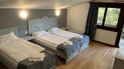 Eselnita Casa | Casa de vacanta TARA