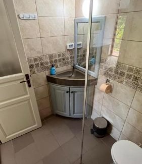 Eselnita Casa | Casa de vacanta TARA