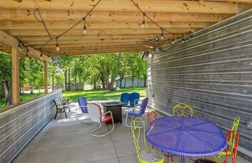 Des Moines Casa | Casa Dean sleeps 20 close to Fairgrounds and Downtown Des Moines
