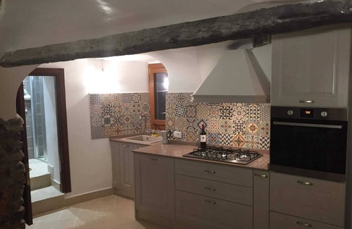Badalucco Apartamento | Casa dei Rossi - casa típica con 3 dormitorios, solarium, cantina, sala de estar