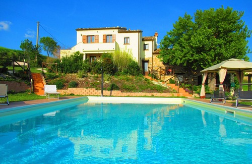 Arcevia Apartamento | Casa dei Sogni d'Oro - Apartamento San Pietro con piscina 12x6 m - vista panorámica