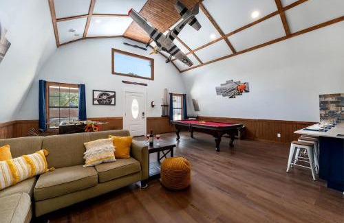 Wimberley Casa | Casa del Avion and Casa Coop