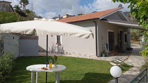 Salina Casa | Casa del Gelso Tra Palermo e Cefalù