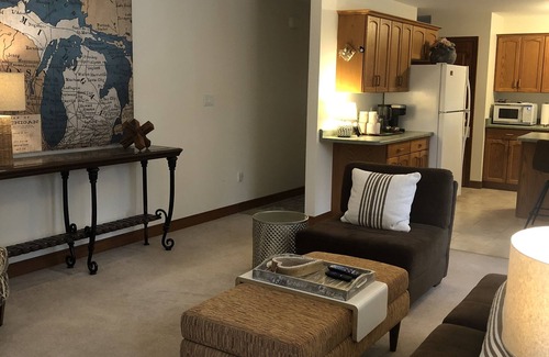 Fennville Casa | Casa del Lago - A Summer's Place on Lake Michigan