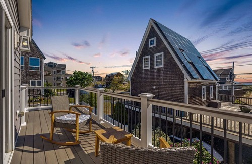 Newbury Casa | Casa Del Mare | Chic Cottage | Steps to Beach | AC