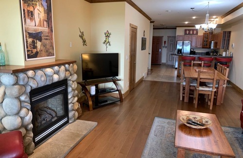 Okanagan-Similkameen Casa | Casa Del Mila Oro Resort - Lakefront Townhouse #107