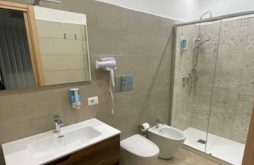 Enna Casa | Casa Del monte tourist rental (salmon room)