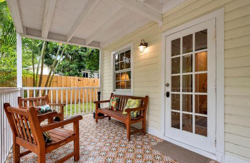 Little Havana Casa | Casa Del Rio 4 Bed 2 Bath Next to River 1826