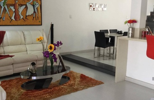 El Prado Casa | Casa del sabor y algarabía