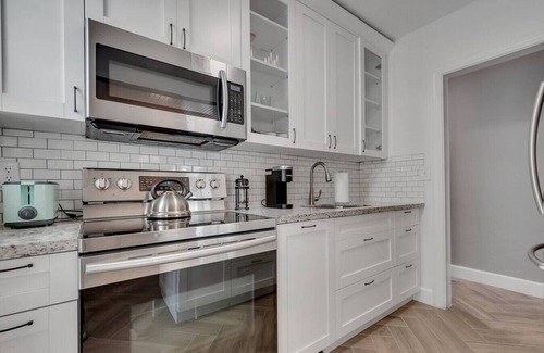 South Miami Casa | Casa Del Sol 3 Bed 1 Bath w/ Tropical Garden 6711