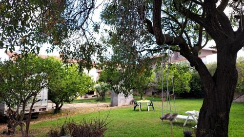 Carbonia Apartamento | Casa del Sole - Trilocale con giardino