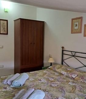 Carbonia Apartamento | Casa del Sole - Trilocale con giardino