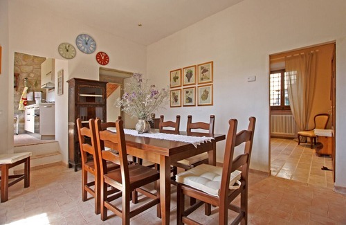 Sansepolcro Casa | Casa Del Vescovo, Mountain Retreat - Casa restaurada del siglo XII.