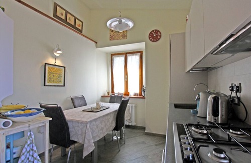 Sansepolcro Casa | Casa Del Vescovo, Mountain Retreat - Casa restaurada del siglo XII.