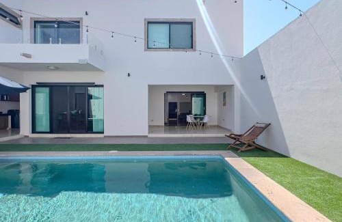 La Paz Apartamento | Casa Delfines, 2Br home in quiet neighborhood 10 min from downtown