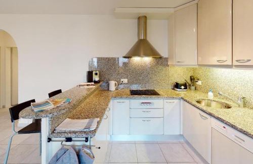 Minusio Apartamento | Casa delle Vigne: Giardino, pergola e vista lago
