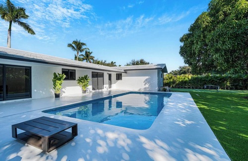 Ludlam Casa | Casa de lujo en Miami con acceso a cancha de pádel privada