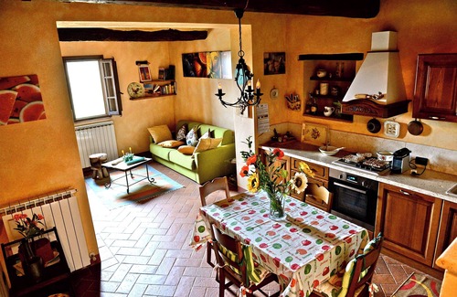 Asciano Apartamento | Casa di charme en un casolare di pietra con giardino privato